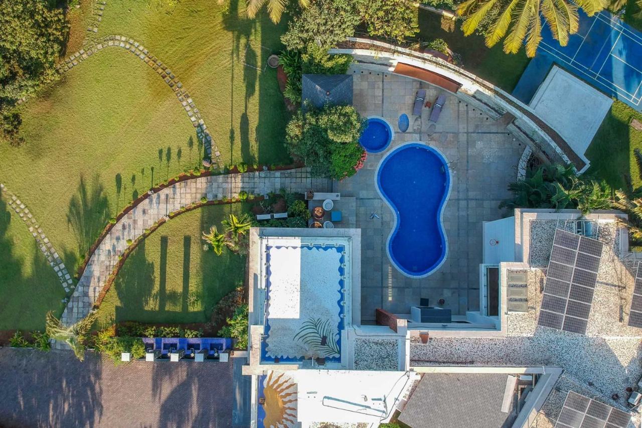 Our Beloved Summer By Stayvista - Offering A Swimming Pool, Expansive Lawn, Badminton Court And Indoor Games Alībāg Extérieur photo